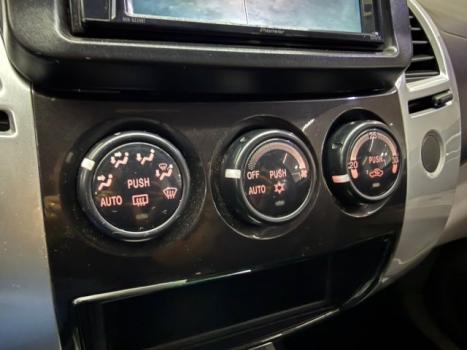 MITSUBISHI Pajero Dakar 3.5 V6 24V 4P HPE FLEX 4X4 7 LUGARES AUTOMÁTICO, Foto 12 MITSUBISHI Pajero Dakar 3.5 V6 24V 4P HPE FLEX 4X4 7 LUGARES AUTOMÁTICO, Foto 12