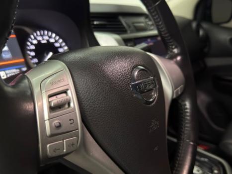 NISSAN Frontier 2.3 ATTACK CABINE DUPLA 4X4 BI-TURBO DIESEL AUTOM�TICO, Foto 9