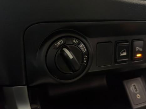 NISSAN Frontier 2.3 16V XE 4X4 CABINE DUPLA BI-TURBO DIESEL AUTOM�TICO, Foto 15