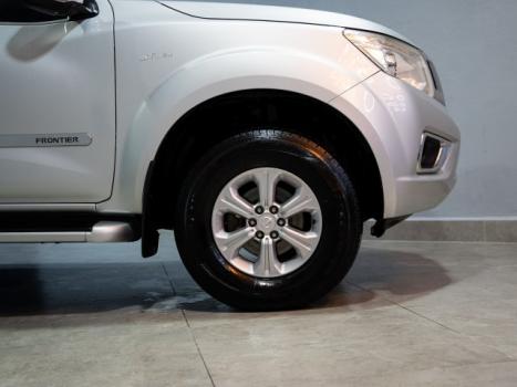 NISSAN Frontier 2.3 16V LE 4X4 CABINE DUPLA BI-TURBO DIESEL AUTOM�TICO, Foto 5