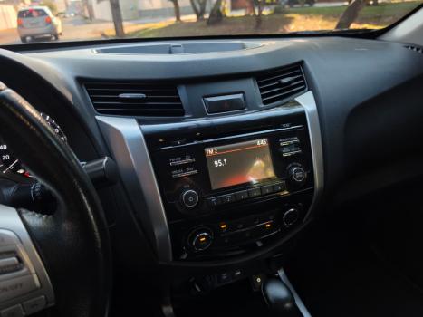 NISSAN Frontier 2.3 16V SE 4X4 CABINE DUPLA BI-TURBO DIESEL AUTOM�TICO, Foto 6