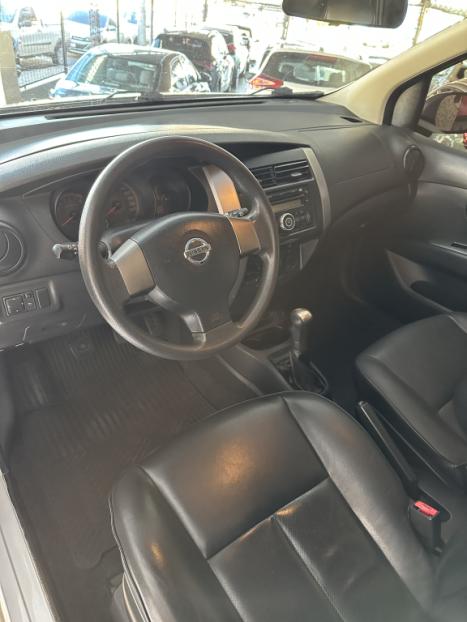 NISSAN Livina 1.6 16V FLEX NIGHT&DAY, Foto 3 NISSAN Livina 1.6 16V FLEX NIGHT&DAY, Foto 3