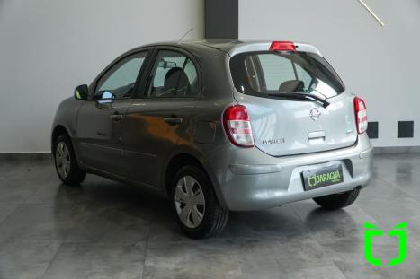 NISSAN March 1.0 12V 4P S FLEX, Foto 4
