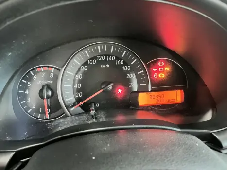 NISSAN March 1.0 16V 4P S FLEX, Foto 4