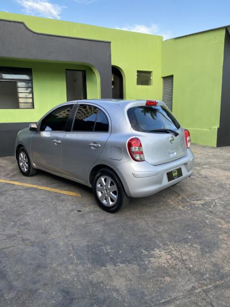 NISSAN March 1.0 16V 4P S RIO FLEX, Foto 4
