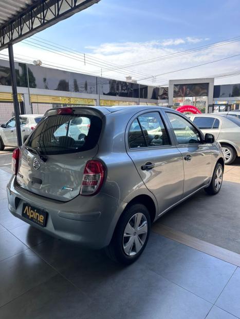 NISSAN March 1.0 16V 4P S FLEX, Foto 5