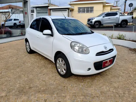 NISSAN March 1.6 16V 4P SV FLEX, Foto 2