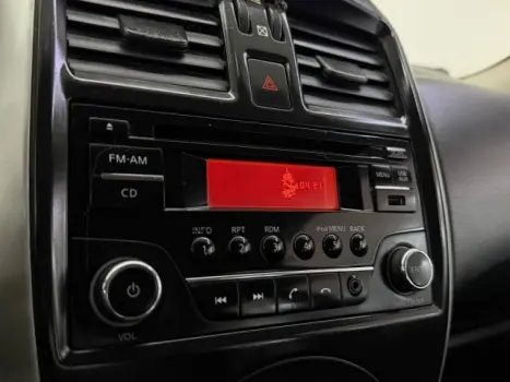 NISSAN Versa Sedan 1.6 16V 4P FLEX SV, Foto 11