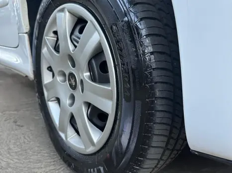 PEUGEOT 207 Hatch 1.4 4P XR FLEX, Foto 11