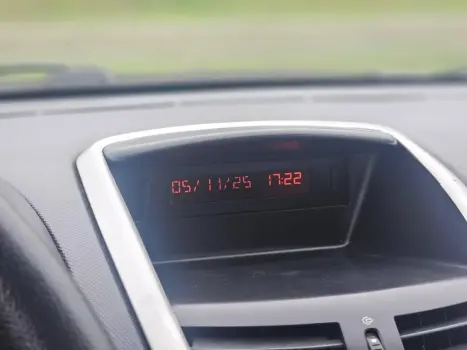 PEUGEOT 207 Hatch 1.4 XR FLEX, Foto 12