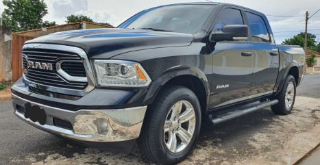 RAM 1500 5.7 V8 CLASSIC LARAMIE CABINE DUPLA 4X4 AUTOM�TICO, Foto 2