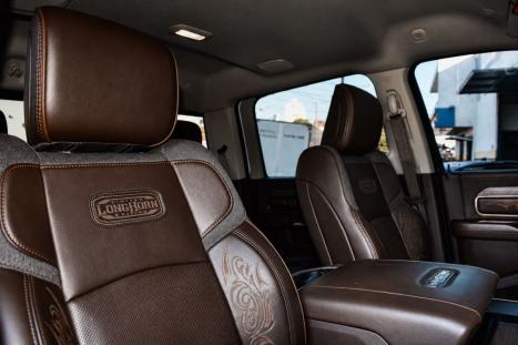 RAM 3500 6.7 I6 LIMITED LONG HORN CABINE DUPLA 4X4 TURBO DIESEL AUTOM�TICO, Foto 13