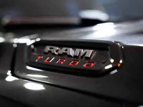 RAM Rampage 2.0 4P TURBO DIESEL REBEL 4X4 AUTOM�TICO, Foto 4