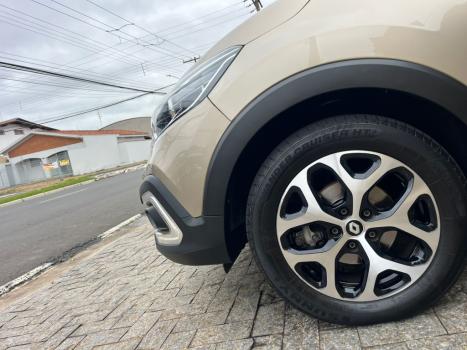 RENAULT Captur 1.3 16V 4P FLEX TCE INTENSE TURBO X-TRONIC AUTOM�TICO CVT, Foto 10