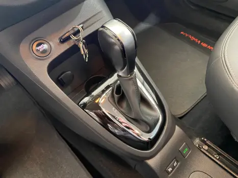 RENAULT Captur 2.0 16V 4P FLEX INTENSE AUTOMÁTICO, Foto 10 RENAULT Captur 2.0 16V 4P FLEX INTENSE AUTOMÁTICO, Foto 10