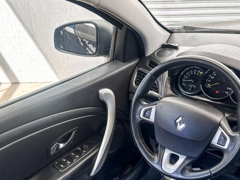 RENAULT Fluence 2.0 16V 4P FLEX DYNAMIQUE AUTOM�TICO, Foto 15