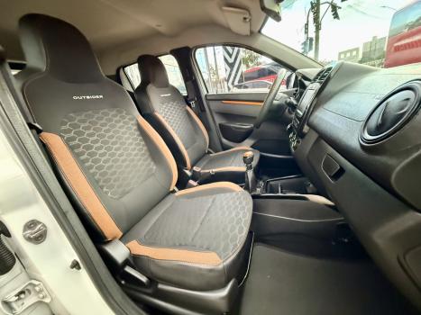 RENAULT Kwid 1.0 12V 4P SCE FLEX OUTSIDER, Foto 10