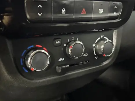 RENAULT Kwid 1.0 12V 4P SCE FLEX INTENSE, Foto 12