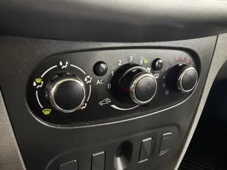 RENAULT Logan 1.6 4P  EXPRESSION, Foto 11