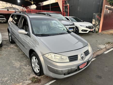 RENAULT Megane Grand Tour 2.0 16V 4P DYNAMIQUE AUTOMÁTICO, Foto 9 RENAULT Megane Grand Tour 2.0 16V 4P DYNAMIQUE AUTOMÁTICO, Foto 9