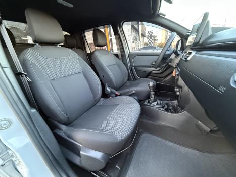 RENAULT Oroch 1.6 16V 4P FLEX INTENSE, Foto 10