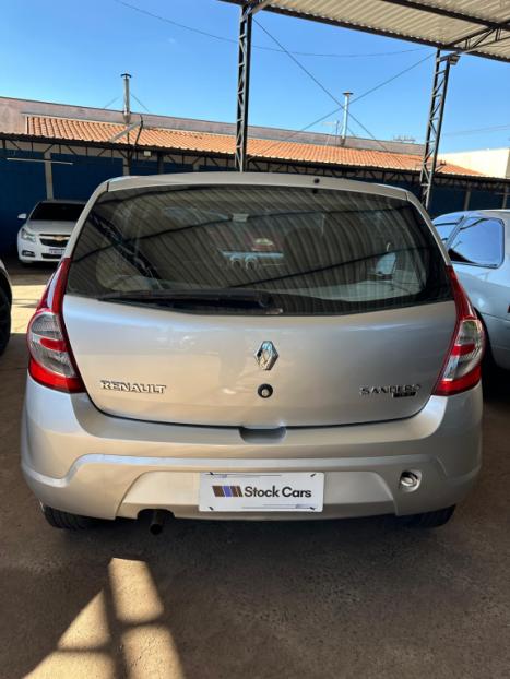 RENAULT Sandero 1.0 12V 4P FLEX SCE AUTHENTIQUE, Foto 5 RENAULT Sandero 1.0 12V 4P FLEX SCE AUTHENTIQUE, Foto 5