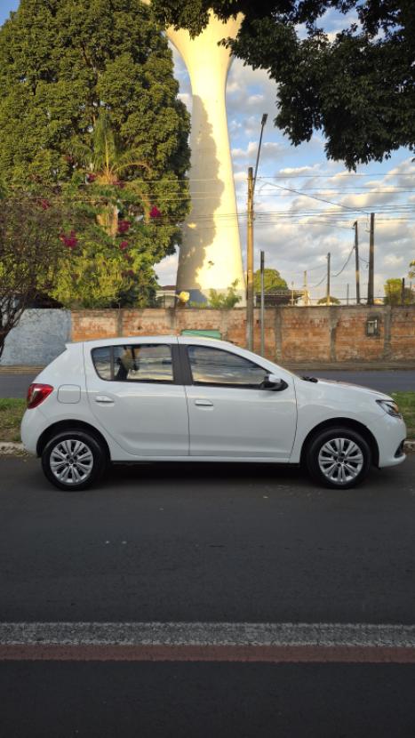 RENAULT Sandero 1.0 16V 4P FLEX AUTHENTIQUE, Foto 8