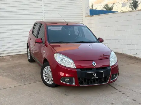 RENAULT Sandero 1.6 4P FLEX PRIVILÉGE AUTOMÁTICO, Foto 2 RENAULT Sandero 1.6 4P FLEX PRIVILÉGE AUTOMÁTICO, Foto 2