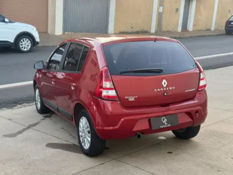 RENAULT Sandero 1.6 4P FLEX PRIVILÉGE AUTOMÁTICO, Foto 6 RENAULT Sandero 1.6 4P FLEX PRIVILÉGE AUTOMÁTICO, Foto 6