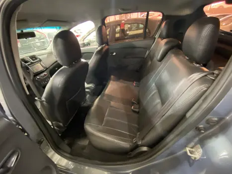 RENAULT Sandero 1.6 16V 4P FLEX STEPWAY, Foto 15 RENAULT Sandero 1.6 16V 4P FLEX STEPWAY, Foto 15