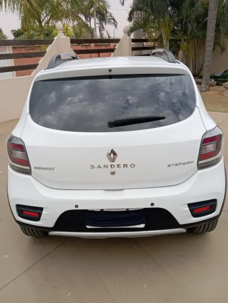 RENAULT Sandero 1.6 16V 4P FLEX STEPWAY AUTOM�TICO, Foto 8