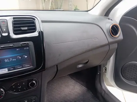 RENAULT Sandero 1.6 16V 4P FLEX STEPWAY AUTOM�TICO, Foto 9