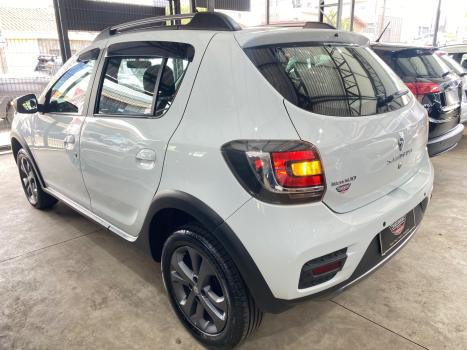 RENAULT Sandero 1.6 16V 4P FLEX STEPWAY RIP CURL, Foto 8 RENAULT Sandero 1.6 16V 4P FLEX STEPWAY RIP CURL, Foto 8