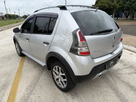RENAULT Sandero 1.6 16V 4P FLEX STEPWAY AUTOM�TICO, Foto 6