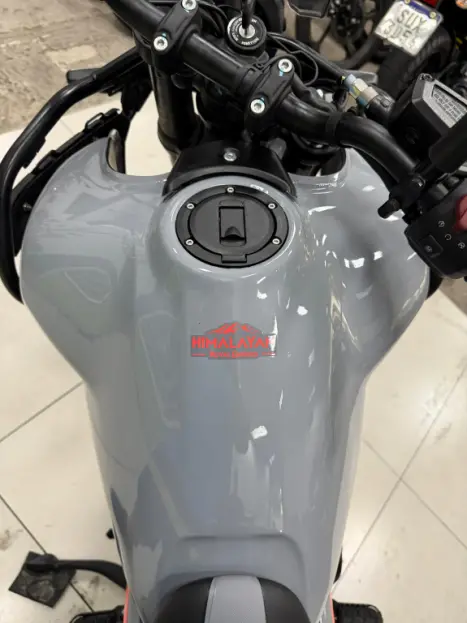 ROYAL ENFIELD Hymalayan 400 , Foto 3
