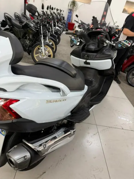 SUZUKI Burgman 650 EXECUTIVE, Foto 11