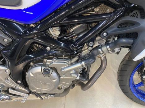 SUZUKI Gladius 650 , Foto 3 SUZUKI Gladius 650 , Foto 3