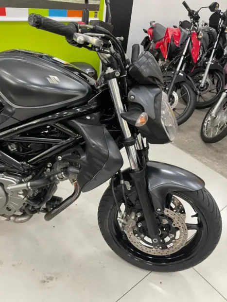 SUZUKI Gladius 650 , Foto 8