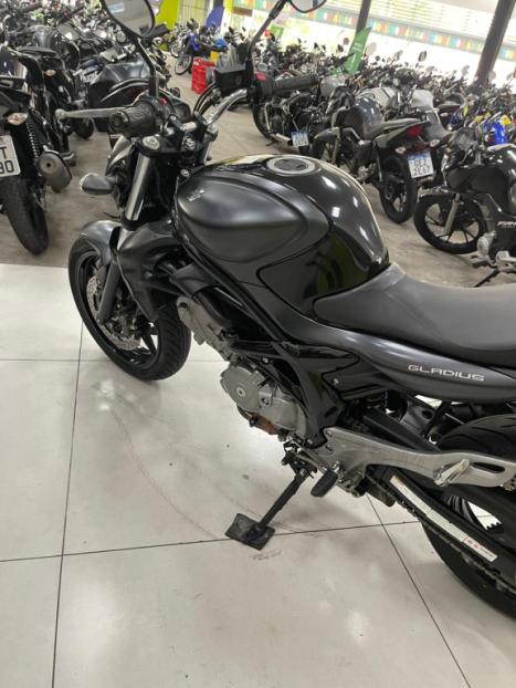SUZUKI Gladius 650 , Foto 9