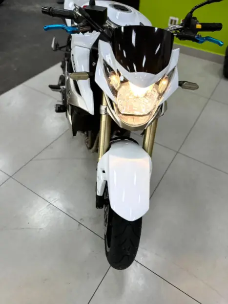 SUZUKI GSR 750 , Foto 5