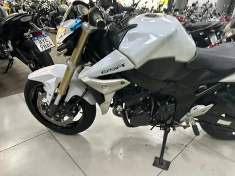 SUZUKI GSR 750 , Foto 8