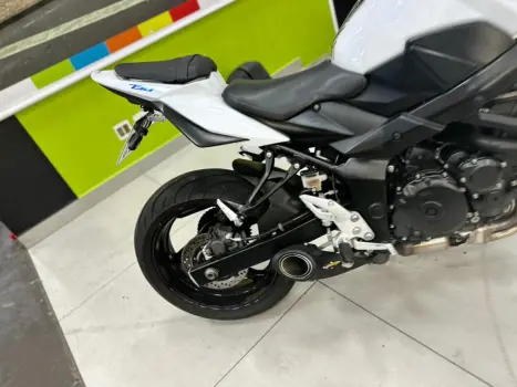 SUZUKI GSR 750 , Foto 9