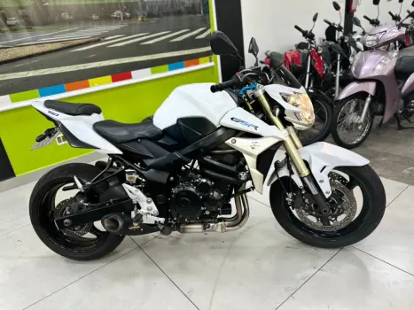 SUZUKI GSR 750 , Foto 12