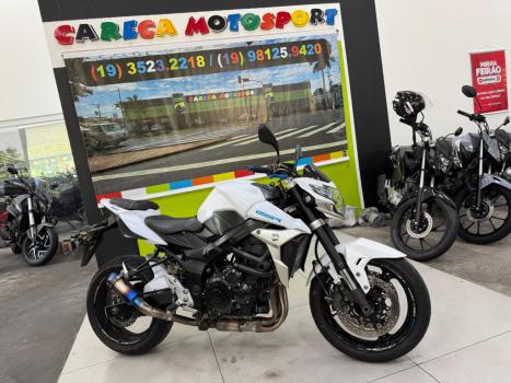 SUZUKI GSR 750 , Foto 1