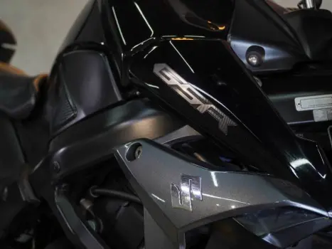 SUZUKI GSR 750 A ABS, Foto 13