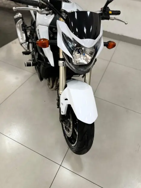 SUZUKI GSR 750 A ABS, Foto 2