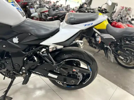 SUZUKI GSR 750 A ABS, Foto 10