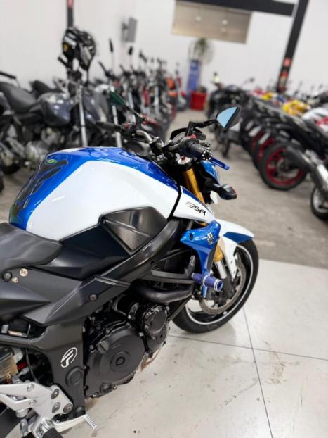 SUZUKI GSR 750 A ABS, Foto 2