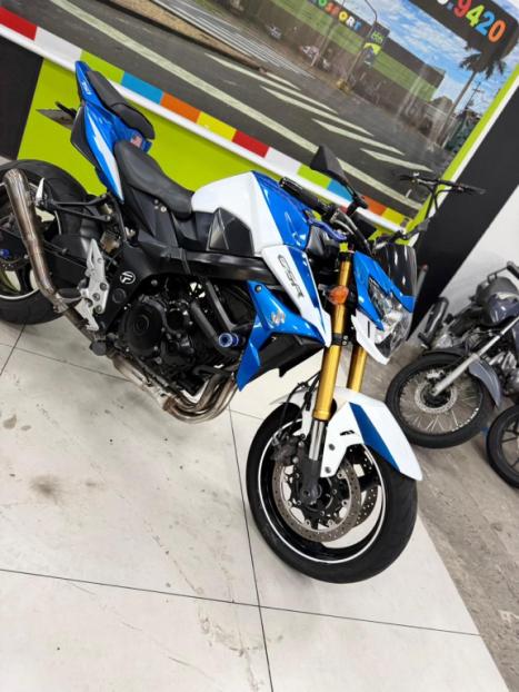 SUZUKI GSR 750 A ABS, Foto 7