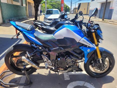 SUZUKI GSR 750 ZA, Foto 5 SUZUKI GSR 750 ZA, Foto 5